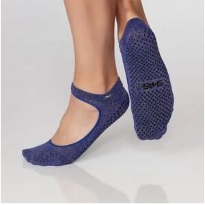 🪞 NWT mary jane metallic grip active socks with pouch